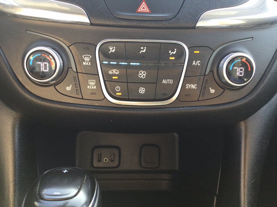 Used 2018 Chevrolet Equinox LT w/ Sun & Infotainment Package AWD/4WD image 35