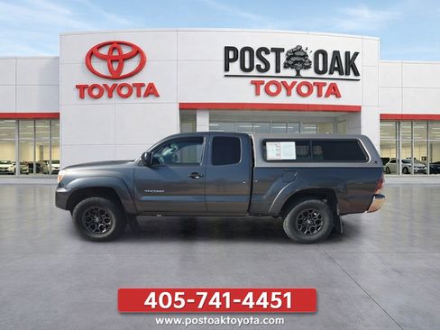 Used 2013 Toyota Tacoma PreRunner RWD image 2