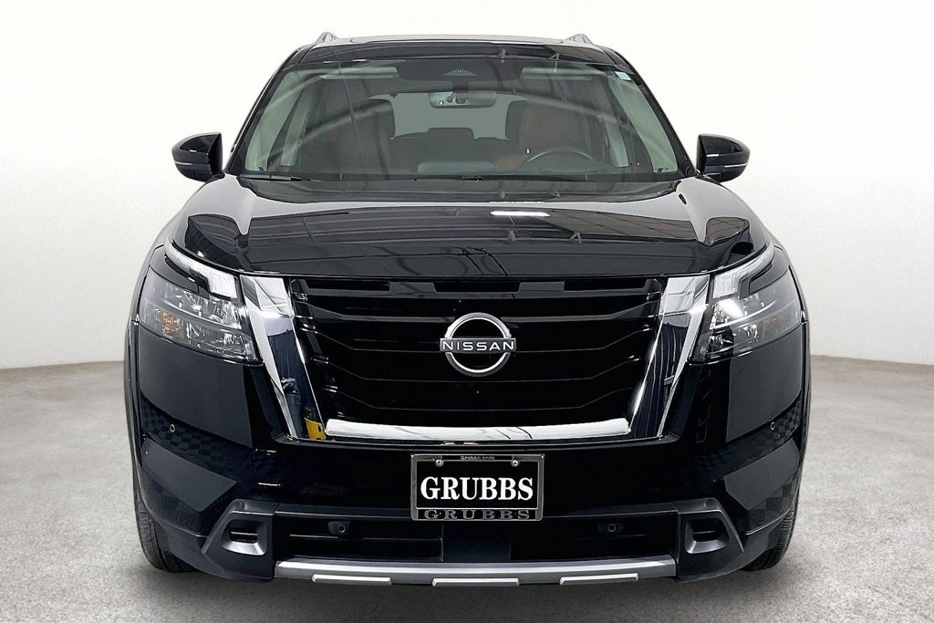Used 2025 Nissan Pathfinder Platinum w/ Cargo Package AWD/4WD image 4