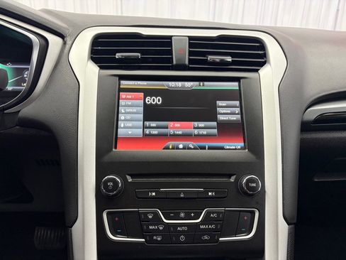 Used 2016 Ford Fusion SE FWD image 27