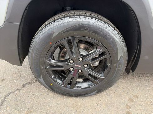 Used 2023 GMC Terrain AT4 AWD/4WD image 16