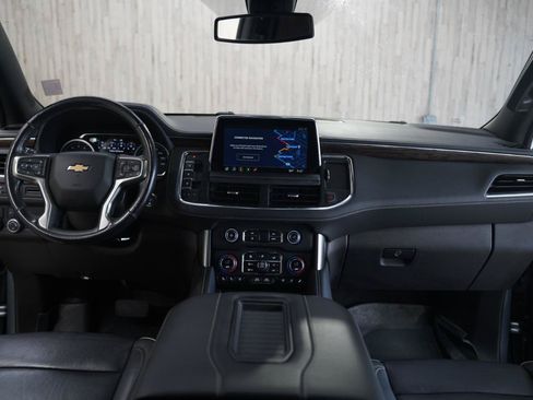 Used 2021 Chevrolet Suburban Premier RWD image 16