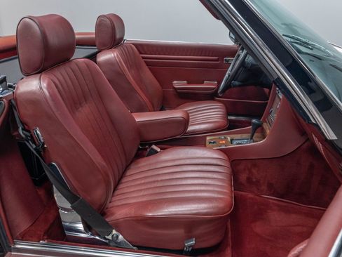 Used 1989 Mercedes-Benz 560 SL image 23