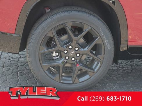 New 2026 Chevrolet Traverse RS w/ LPO, Floor Liner Package AWD/4WD image 46