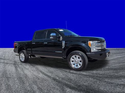 Used 2017 Ford F250 Platinum w/ Platinum Ultimate Package image 2