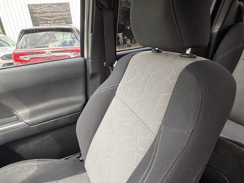 Used 2021 Toyota Tacoma TRD Off-Road w/ Technology Package image 12