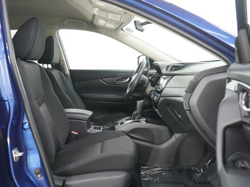 Used 2017 Nissan Rogue SV AWD/4WD image 11