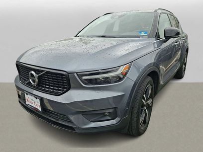 Used 2019 Volvo XC40 T5 R-Design