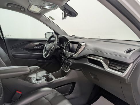 Used 2022 GMC Terrain SLT w/ Tech Package image 17
