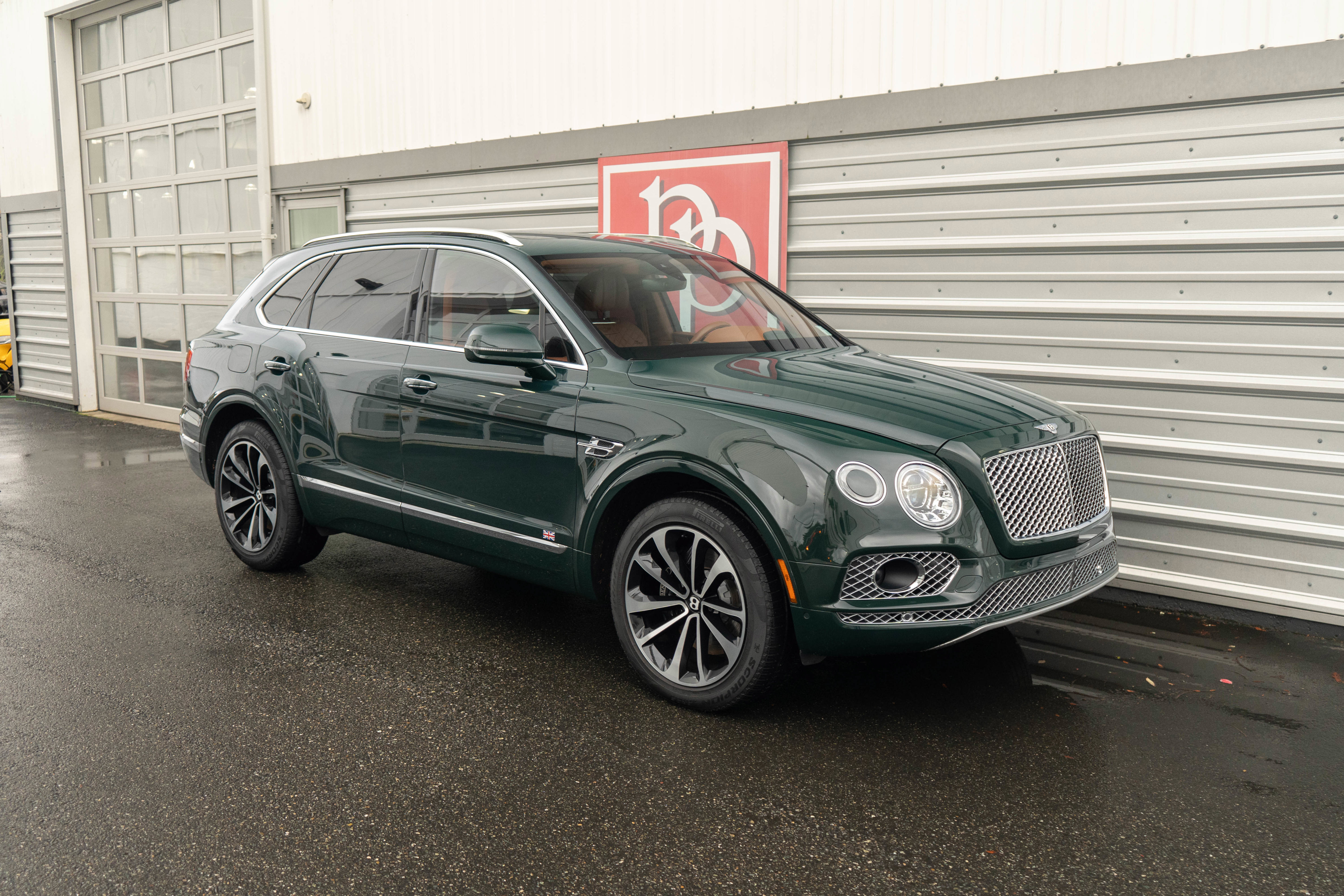 Used 2017 Bentley Bentayga AWD/4WD image 54