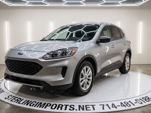 Used 2022 Ford Escape SE w/ Convenience Package FWD image 1