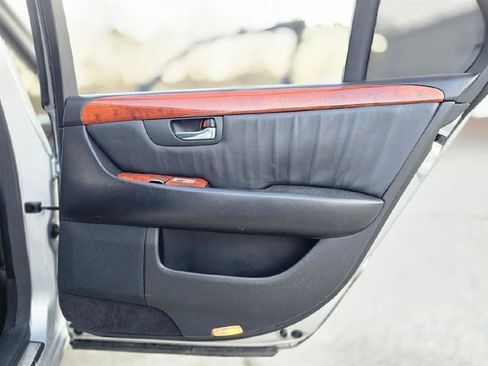 Used 2004 Lexus LS 430 image 25