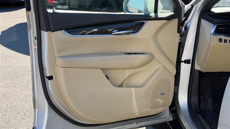 Used 2019 Cadillac XT5 FWD image 21