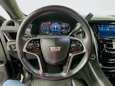 Used 2017 Cadillac Escalade Platinum AWD/4WD image 13