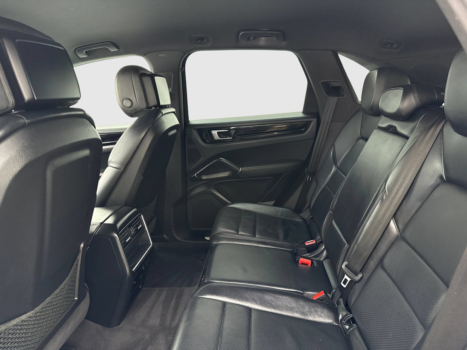 Used 2019 Porsche Cayenne AWD/4WD image 39