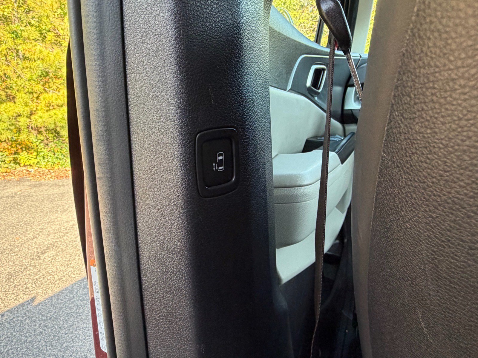 Used 2024 Kia Carnival LX FWD image 45