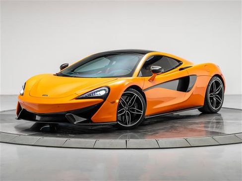 Used 2017 McLaren 570S image 1