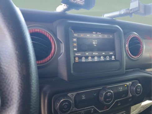 Used 2022 Jeep Gladiator Sport AWD/4WD image 17