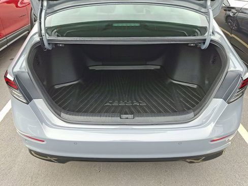 Used 2025 Honda Accord EX-L image 29