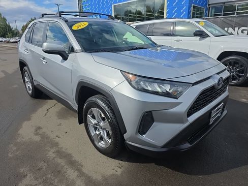 Used 2022 Toyota RAV4 LE AWD/4WD image 6