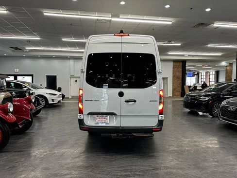 Used 2024 Mercedes-Benz Sprinter 2500 image 6