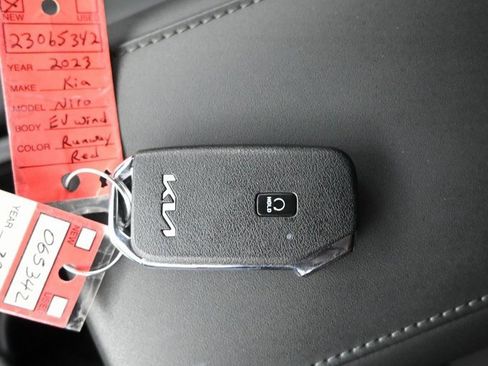 Used 2023 Kia Niro Wind w/ Wind Preserve Package image 16