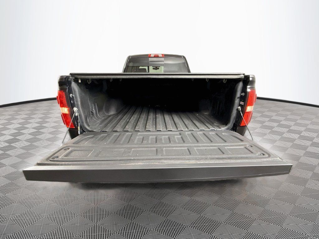 Used 2016 GMC Sierra 3500 SLT w/ Duramax Plus Package AWD/4WD image 27