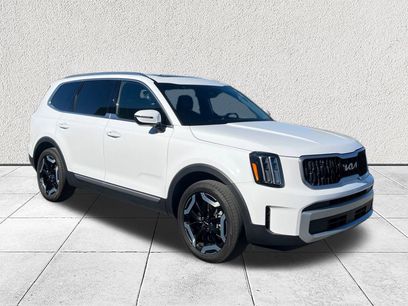 Used 2024 Kia Telluride EX w/ EX Captain's Chair Package
