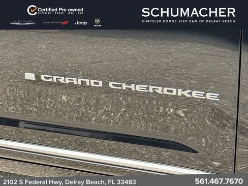 Used 2023 Jeep Grand Cherokee Summit AWD/4WD image 10