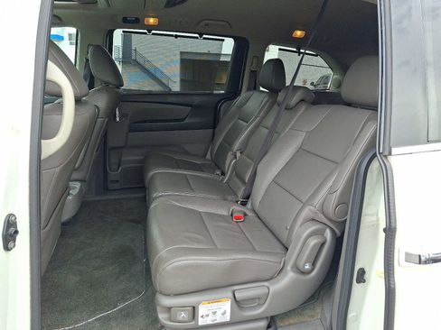 Used 2016 Honda Odyssey Touring Elite image 11