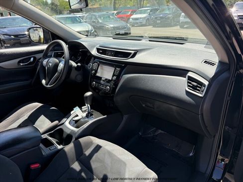 Used 2015 Nissan Rogue SV w/ SV Premium Package AWD/4WD image 19