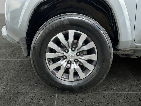 Certified 2020 Toyota Tacoma Limited AWD/4WD image 14
