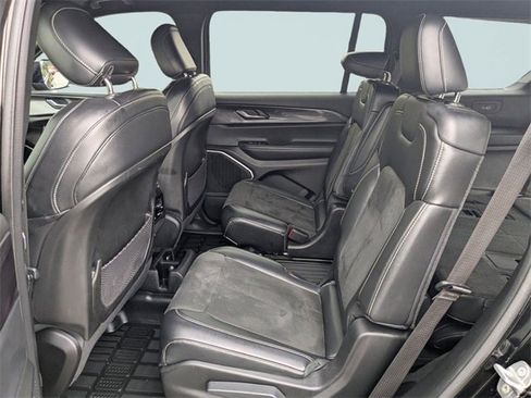 Used 2021 Jeep Grand Cherokee L Laredo image 13