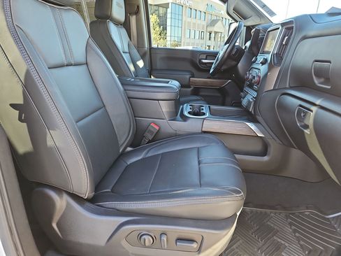 Used 2022 Chevrolet Silverado 3500 High Country w/ Z71 Off-Road Package image 32