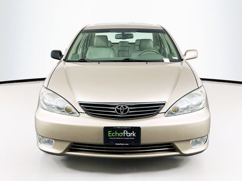 Used 2006 Toyota Camry XLE FWD image 2
