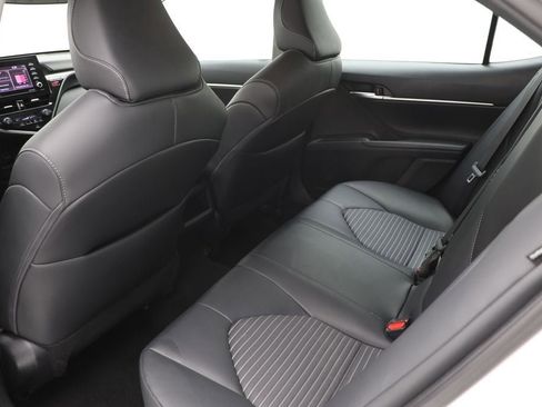 Used 2024 Toyota Camry SE image 11