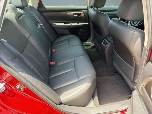 Used 2015 Nissan Altima 2.5 SL w/ Technology Package FWD image 30