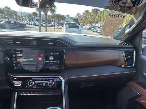 Used 2025 GMC Sierra 2500 Denali Ultimate w/ Max Trailering Package image 17