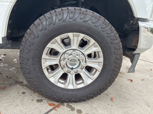 Used 2020 Ford F250 XLT w/ FX4 Off-Road Package image 6