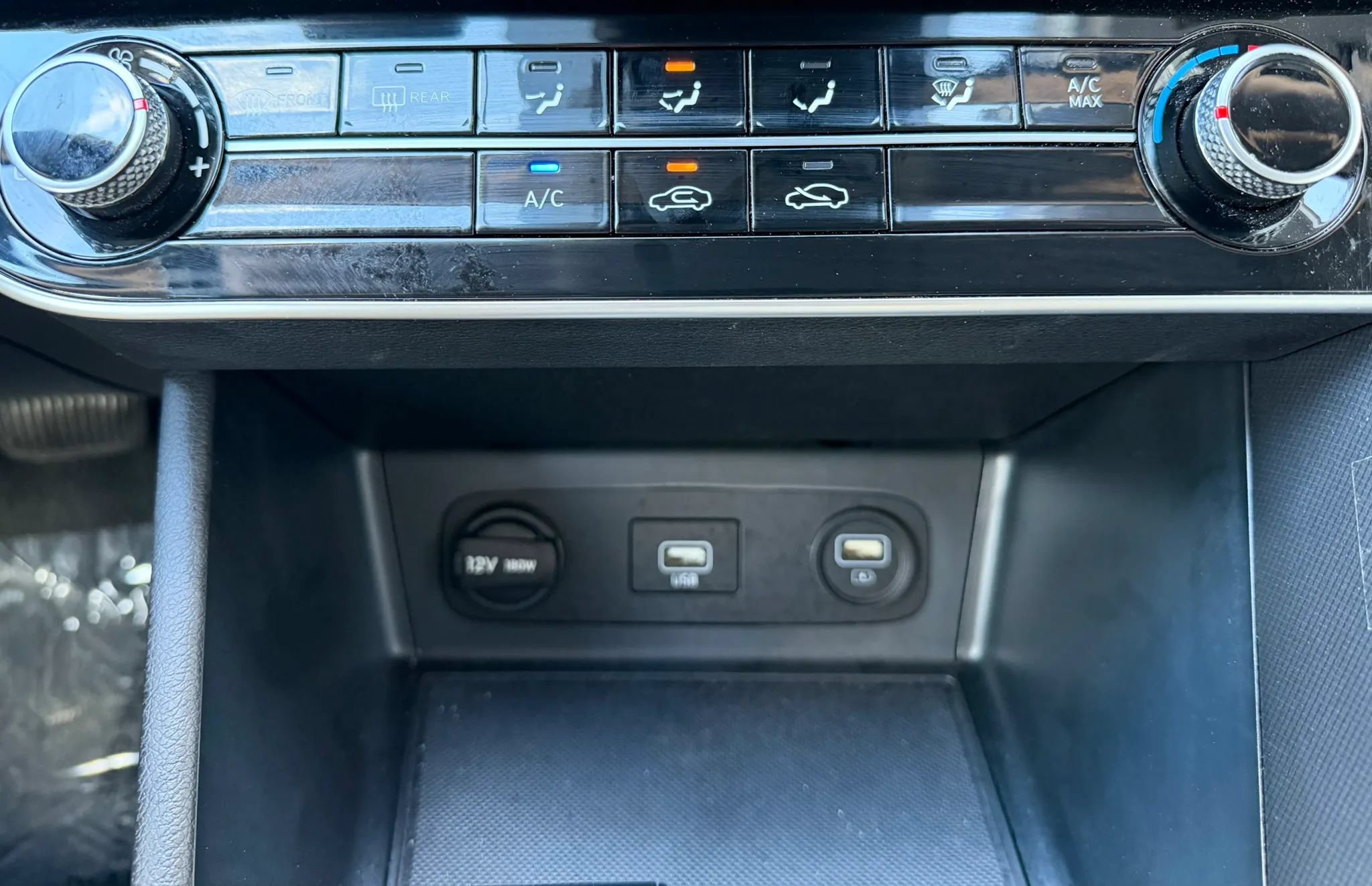 Used 2023 Hyundai Sonata SE w/ Preferred Accessory Package FWD image 18