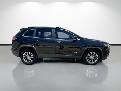 Used 2019 Jeep Cherokee Latitude Plus FWD image 2