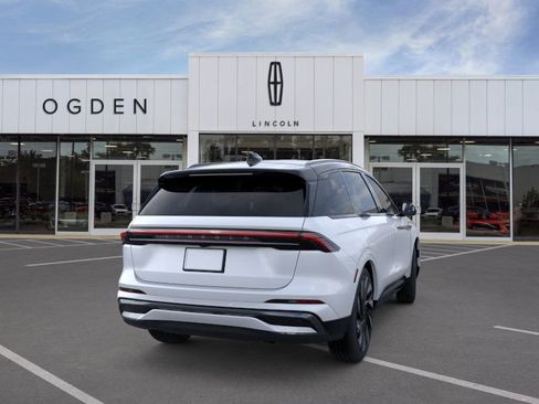 New 2026 Lincoln Nautilus Reserve w/ Jet Appearance Package image 8