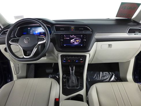 Used 2022 Volkswagen Tiguan SE image 22