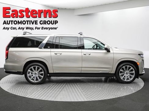 Used 2021 Cadillac Escalade ESV Premium Luxury Platinum image 4