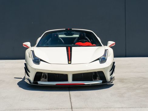 Used 2014 Ferrari 458 Spider RWD image 5