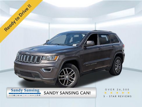 Used 2018 Jeep Grand Cherokee Laredo image 1