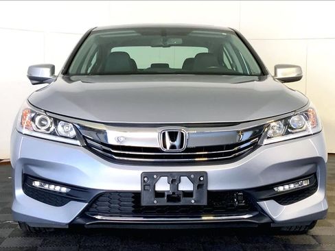 Used 2017 Honda Accord EX-L image 10