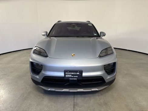 Certified 2025 Porsche Macan 4S Electric AWD/4WD image 10