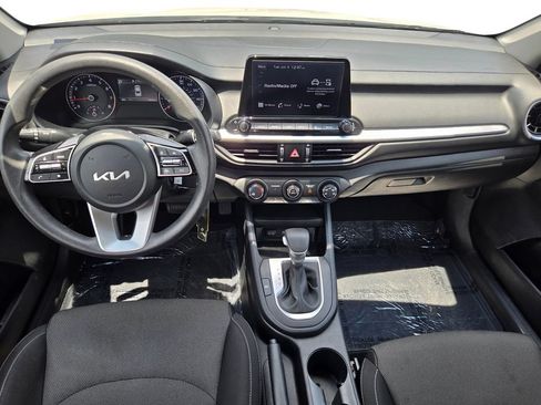 Certified 2024 Kia Forte LXS w/ LXS Technology Package FWD image 19