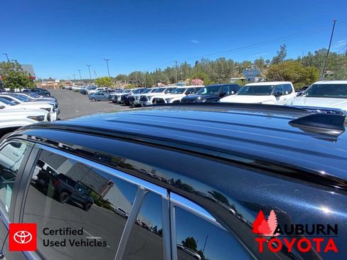 Certified 2022 Toyota RAV4 Limited AWD/4WD image 10
